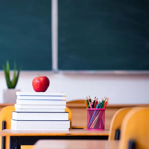 🏫 Mission Rentrée : 3 semaines pour transformer un préau en salle de classe !